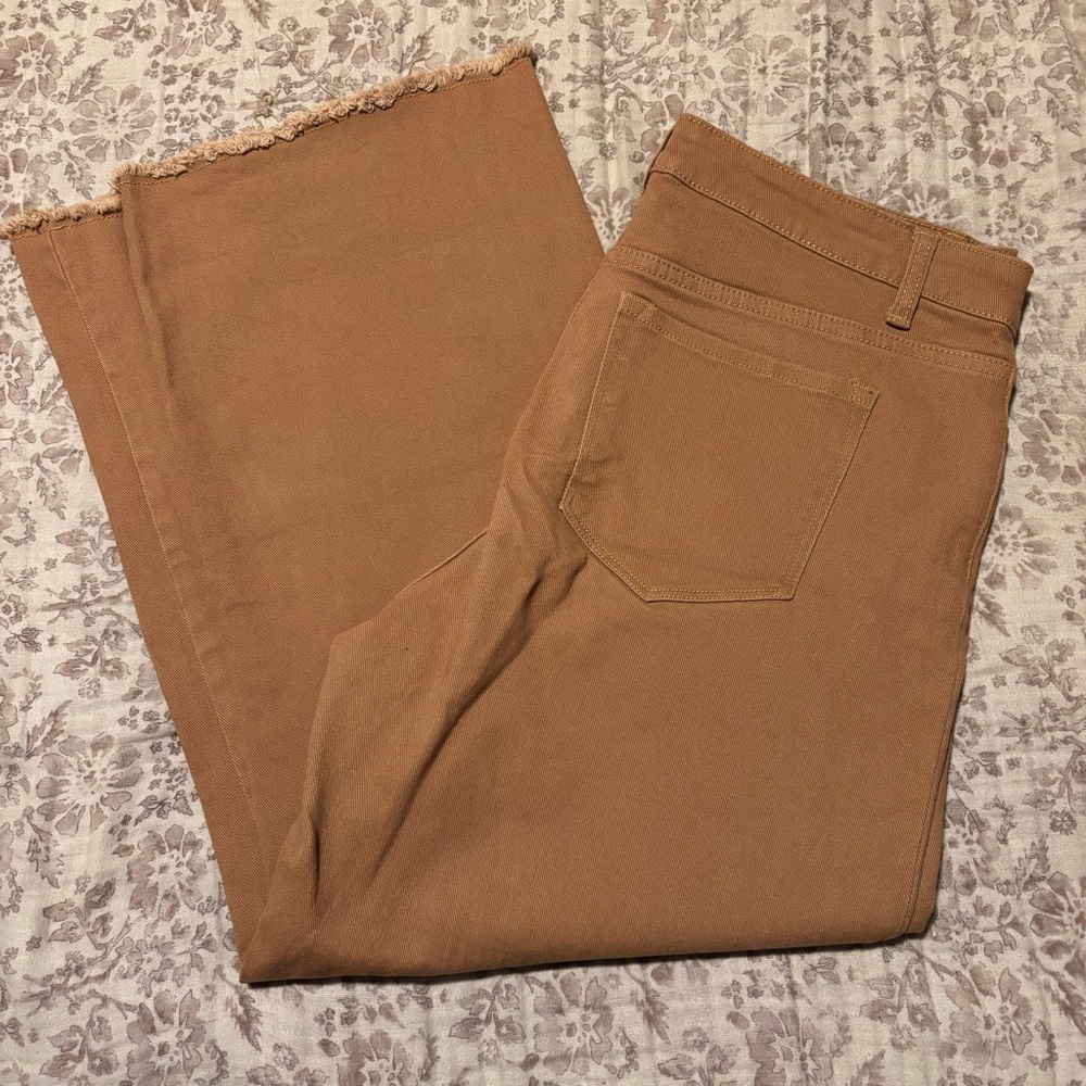 Women's Cropped Jeans in Tan